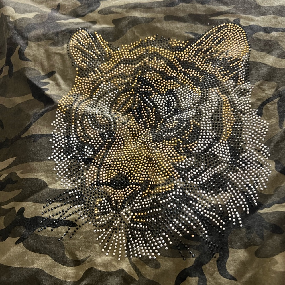 Ashley By 26 Women's Camouflage Tiger Embellished Jacket Size Small - Picture 4 of 8